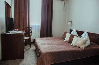 Отель JJ Hotel Виноградов Стандартный двухместный номер с 1 кроватью или 2 отдельными кроватями-1