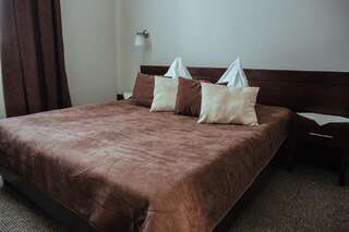 Отель JJ Hotel Виноградов Стандартный двухместный номер с 1 кроватью или 2 отдельными кроватями-2